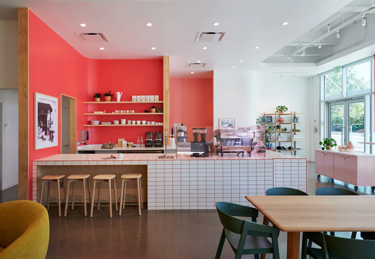 Liberation Coffee House La Cafetería que Apoya a la Comunidad LGBT